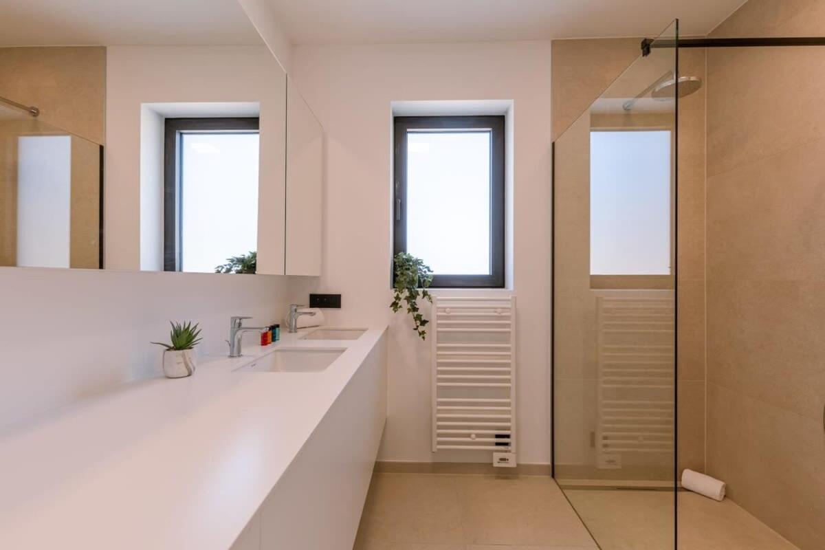 New, Luxurious And Modern Apartment With Private Parking Koksijde Dış mekan fotoğraf