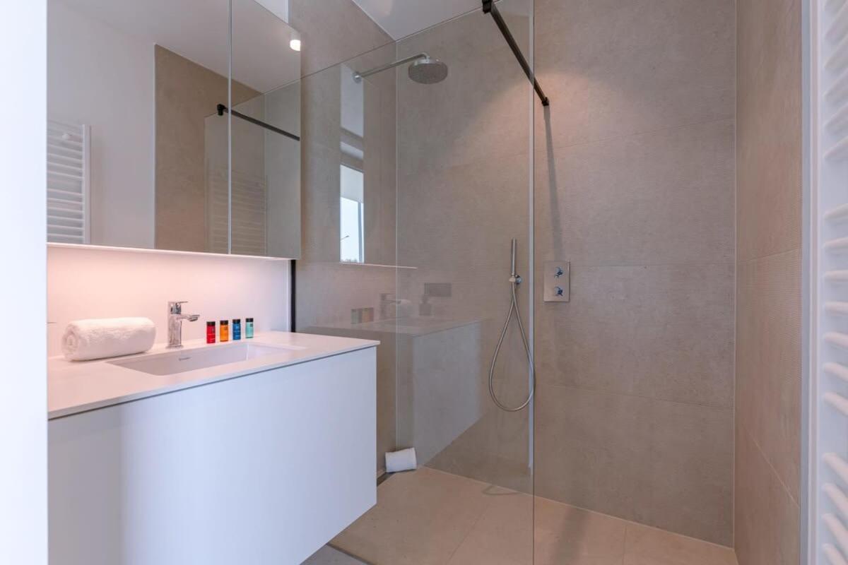 New, Luxurious And Modern Apartment With Private Parking Koksijde Dış mekan fotoğraf