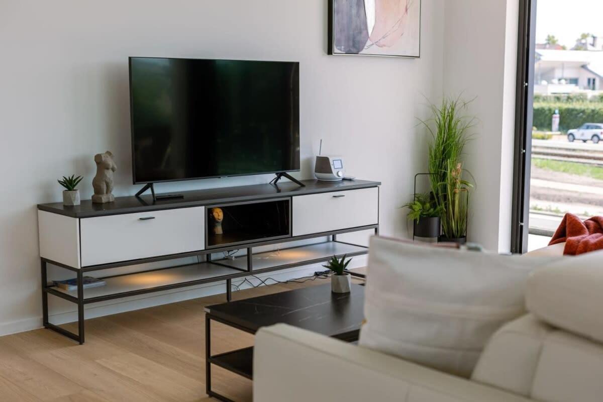 New, Luxurious And Modern Apartment With Private Parking Koksijde Dış mekan fotoğraf